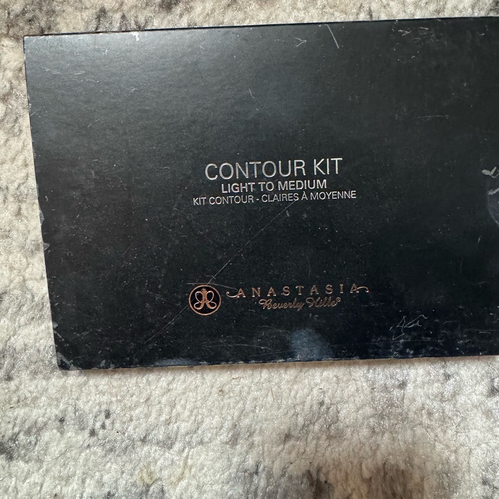 New Anastasia Countouring Kit Light to Medium